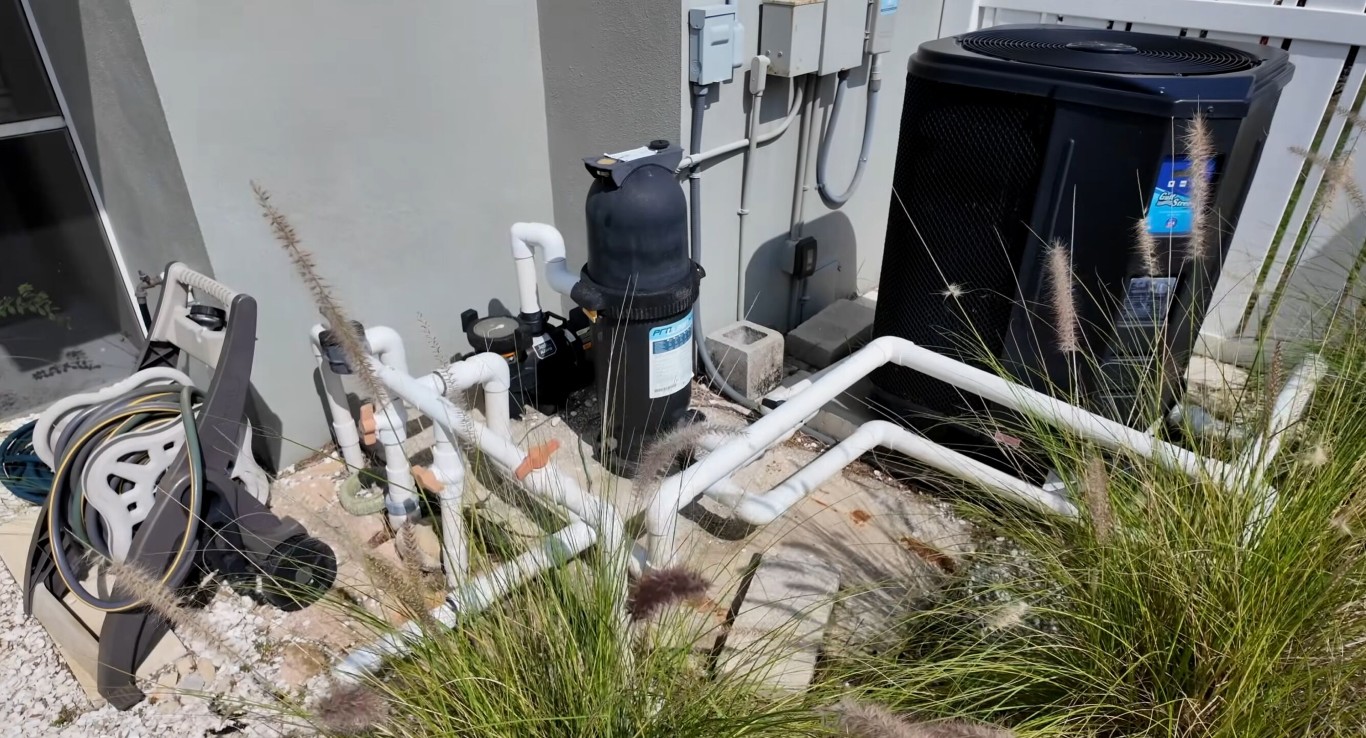 Pool filter cleaning and equipment maintenance in Glendora, CA